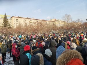 Rusya’nın Doğu Kentlerinde "Navalny" Protestoları Başladı: "Putin İstifa"