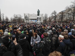 Rusya Genelinde Binlerce Muhalif Navalny İçin Sokaklarda