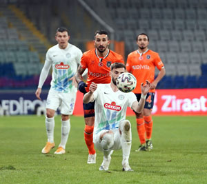 Çaykur Rizespor Son Şampiyon Başakşehir ile Deplasmanda Yenişemedi, Puanları Paylaştı