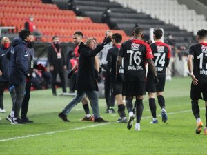 Süper Lig: Gaziantep Fk: 1 - Hatayspor: 0 (İlk Yarı)