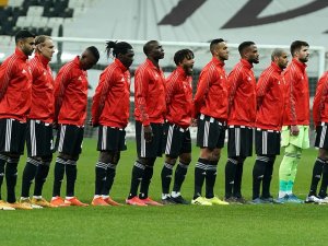 Beşiktaş İlk Yarıyı Lider Bitirdi