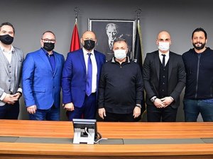 Ahmet Nur Çebi, Senica Kulübü Yöneticilerini Ağırladı