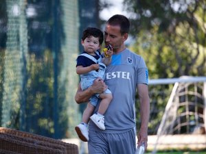 Trabzonspor: "Profesyonel Futbolcumuz Joao Pereira’nın Sözleşmesi Karşılıklı Olarak Feshedilmiştir"