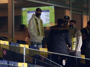 Mesut Özil Tribünde