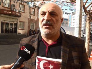 Evlat Nöbetindeki Babanın, Ailelerin Acısını Kaleme Aldığı Kitabı Çıktı