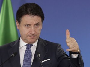 Başbakan Giuseppe Conte İstifa Etti