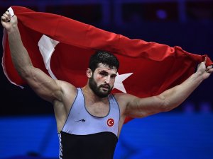 Dünya Şampiyonu Güreşçi Metehan Başar Baba Oldu