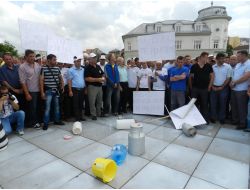 Kosova’da Sütleri Meydana Döktüler