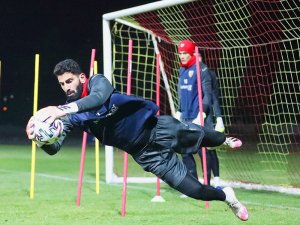 Kayserispor’da 3 Kaleci Forma Giydi