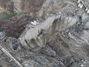 Yusufeli Barajı’nda Dökülen 4 Milyon Metreküp Betonla Rekor Kırıldı