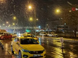 İstanbul’da Kar Yağışı Etkili Oluyor