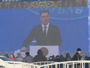 Kırgızistan’da Cumhurbaşkanlığı Seçimini Kazanan Caparov Yemin Etti
