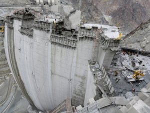 Yusufeli Barajı’nda Dökülen 4 Milyon Metreküp Betonla Rekor Kırıldı