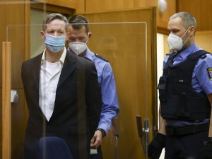 Almanya’da Göçmen Yanlısı Vali Lübcke’yi Öldüren Katile Ömür Boyu Hapis Cezası