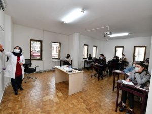 Üniversiteye Hazırlık Kurslarında Yüz Yüze Eğitime Başlandı