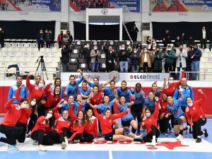 Antalya Derbisinde Kazanan Konyaaltı Oldu