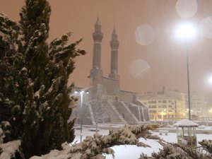 Tarihi Kent Meydanında Mest Eden Görüntüler