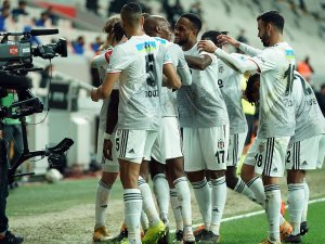 Süper Lig: Beşiktaş: 1 - Trabzonspor: 1 (İlk Yarı)