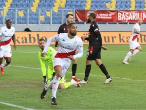 Antalyaspor’da Sidney Sam’dan 5 Puanlık Katkı