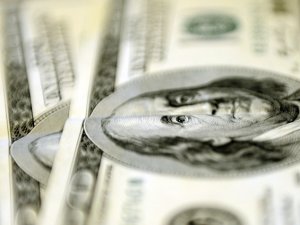 Dolar Ve Altında Düşüş Sürüyor