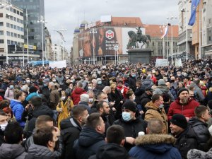 Hırvatistan’da Covid-19 Kısıtlamalarına Karşı Protesto