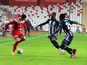 Süper Lig: Ft Antalyaspor: 1 - Beşiktaş: 0 (İlk Yarı)
