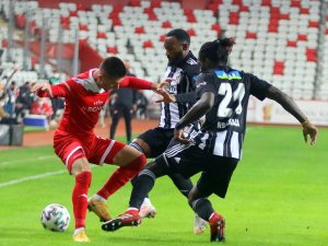 Beşiktaş,antalyaspor’la Deplasmanda 1-1 Berabere Kaldı