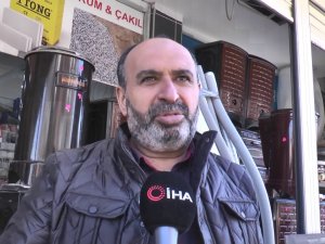 Yağmurda Islanan Kağıt Toplayıcısına Montunu Veren Vatandaş Konuştu