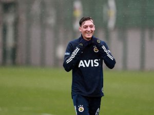 Mesut Özil’in İlk Derbisi