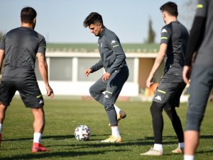 Denizlispor Ve Antalyaspor Maç Saatini Beklemeye Başladı