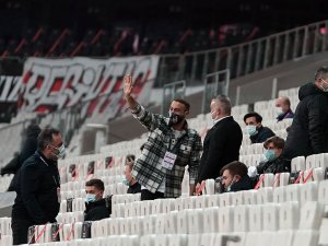 Cenk Tosun Maçı Tribünden Takip Etti