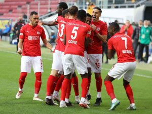 Sivasspor’un 5 Maç Sonra Yüzü Güldü