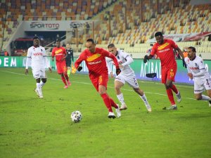 Süper Lig: Yeni Malatyaspor: 0 - Trabzonspor: 0 (İlk Yarı)