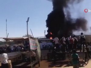 Sudan’da Hayat Pahalılığı Protesto Edildi