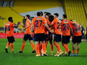 Aykut Kocamanlı Başakşehir, İlk Galibiyetini Aldı