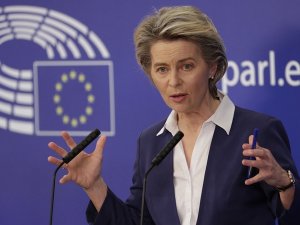 Avrupa Komisyonu Başkanı Leyen, Ab’nin Aşılama Stratejisini Savundu