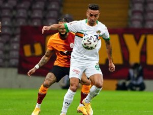 Mücadelenin İlk Yarısı Aytemiz Alanyaspor’un 2-0’lık Üstünlüğü İle Tamamlandı