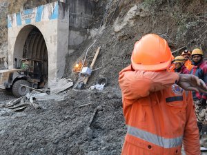 Hindistan’daki Buzul Felaketinde Ölü Sayısı 34’e Yükseldi