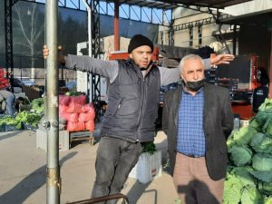 Şemsiye İle Uçan Adam Konuştu: "Ben De Uzaya Gitmek İstiyorum"