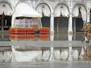 İtalya’da Dünyaca Ünlü Venedik Karnavalı Covid-19 Nedeniyle 2. Kez İptal Edildi