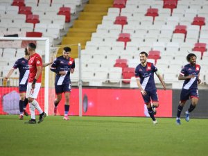 Sivasspor, Antalyaspor’a 1-0 Mağlup Olarak Çeyrek Finalde Kupaya Veda Etti
