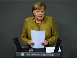 Merkel’den Almanya’daki Kısıtlamaların Gereğinden Fazla 1 Gün Sürmeyeceğine Dair Söz