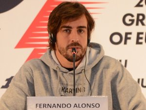 Fernando Alonso Kaza Geçirdi