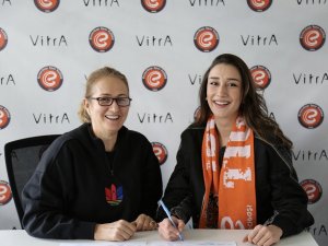 Eczacıbaşı Vitra, Hande Baladın’ın Sözleşmesini Uzattı