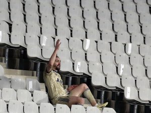 Caner’den Değişikliğe Tepki