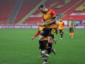 Süper Lig: Göztepe: 2 - Medipol Başakşehir: 1 (Maç Sonucu)