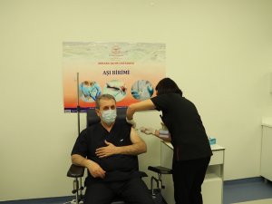 Bbp Genel Başkanı Destici Covid-19 Aşısı Oldu
