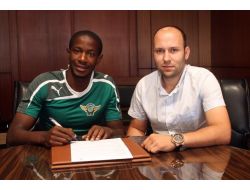Akhisar Belediyespor Sutchuın-djoum’u Renklerine Bağladı