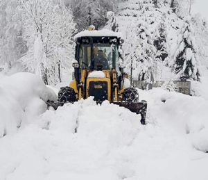 Rize'de Kar Yağışı Nedeniyle 44 Köy Yolu Ulaşıma Kapandı