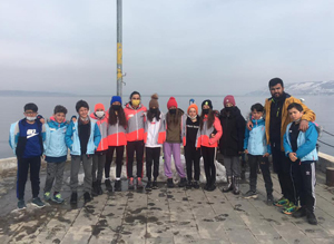 Çamlıhemşin Belediye Kayak Takımı Bitlis'te 13 Madalya Kazandı